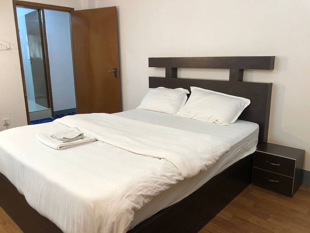 Everest Apartment 2bhk Thamel 5 min Walk 2nd Floor Apartment, 2 Bedrooms, Smoking, Balcony 12