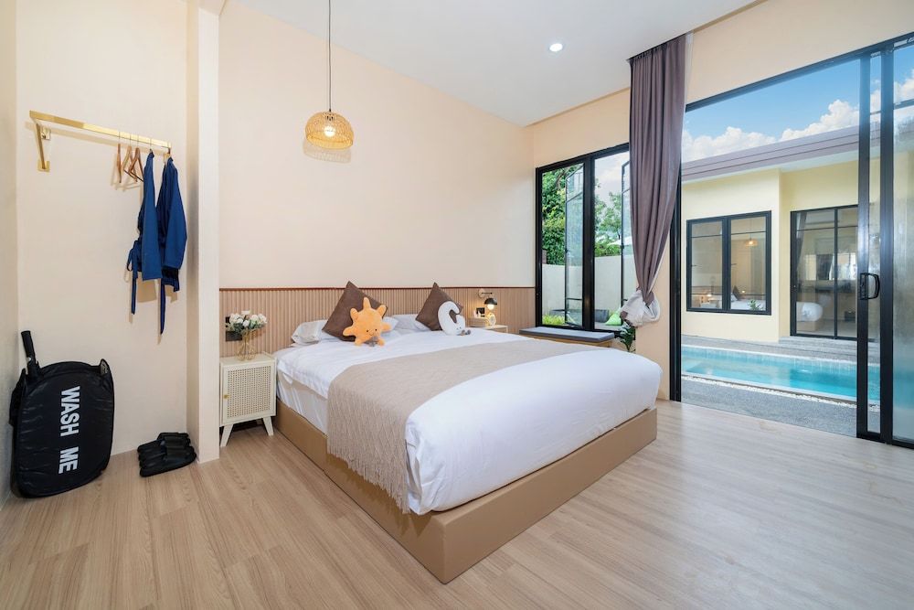 Amaleena Pool Access Deluxe Suite, Pool View 4