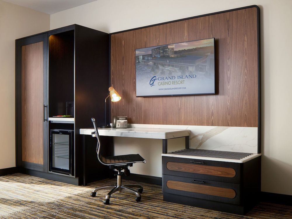 Grand Island Casino Resort Deluxe Room (Two Queen Bed) 3