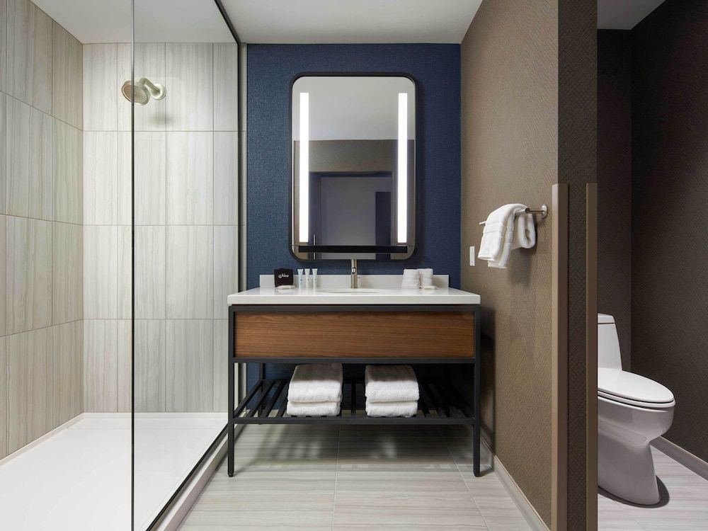 Grand Island Casino Resort Deluxe Room (Two Queen Bed) 2