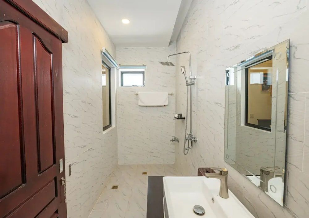 Sreng Angkor Hotel Deluxe Triple Room 2