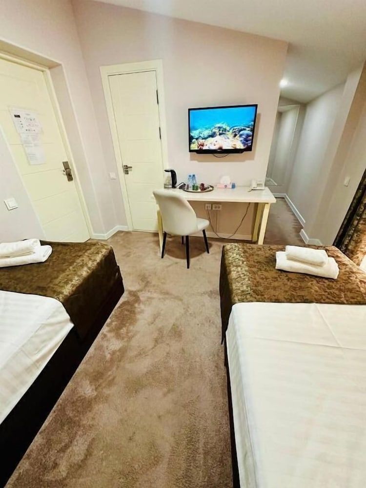 City Hotel Standard Twin Room