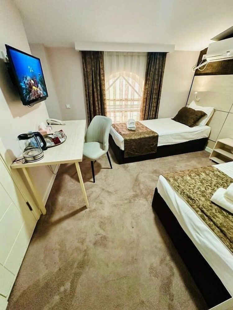 City Hotel Standard Twin Room 6