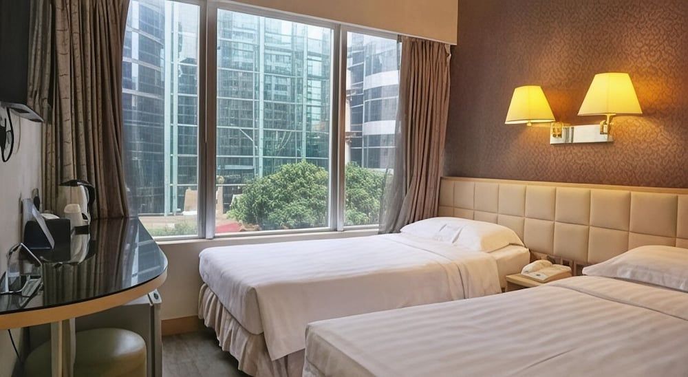 H1 hotel Superior Twin Room, City View