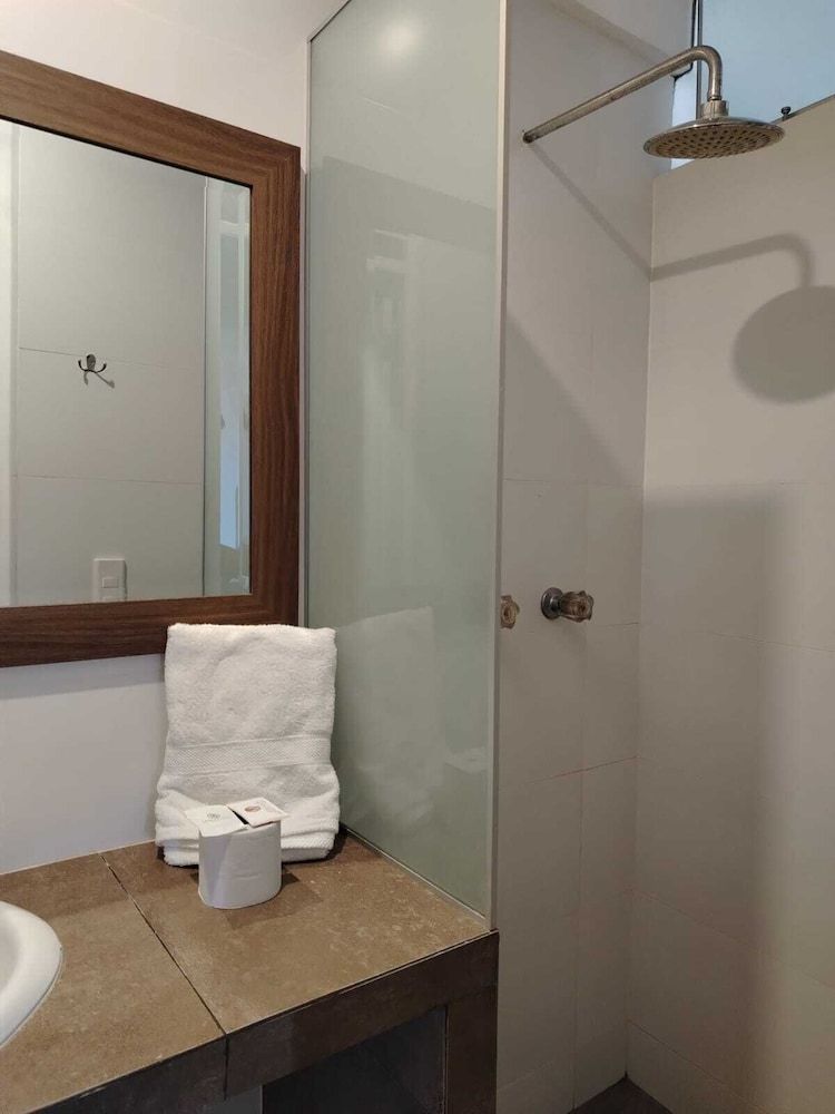 Hostal Mirador Triple Room, 3 Twin Beds, Private Bathroom 4