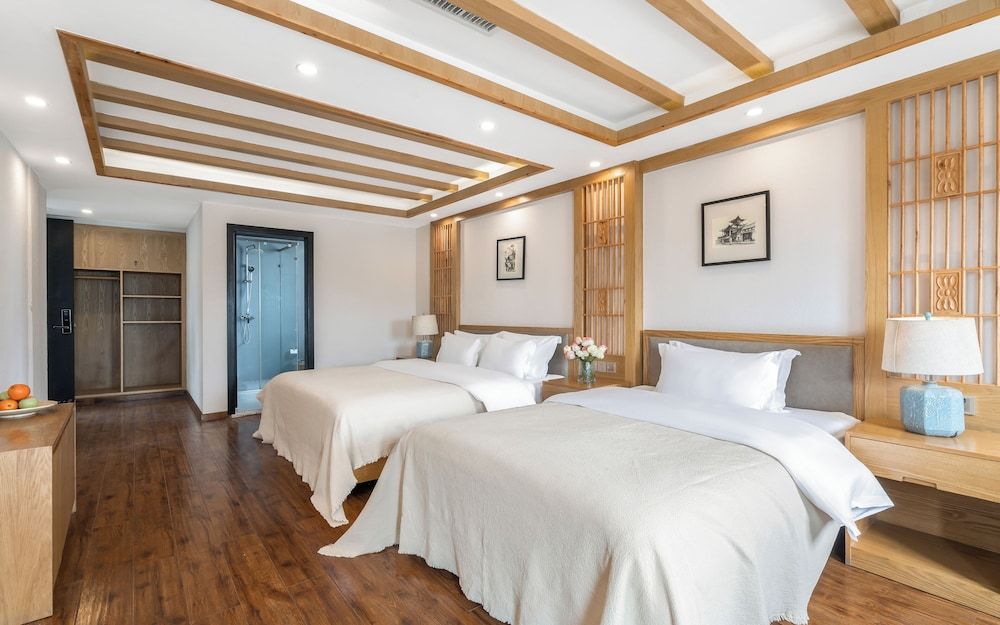 Lijing Gemmer Hotel Comfort Triple Room, Courtyard View