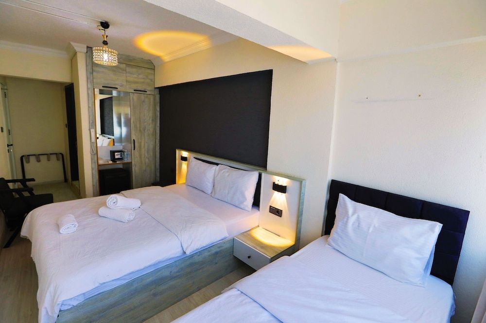 Ephesus Nobel Otel Economy Triple Room 2