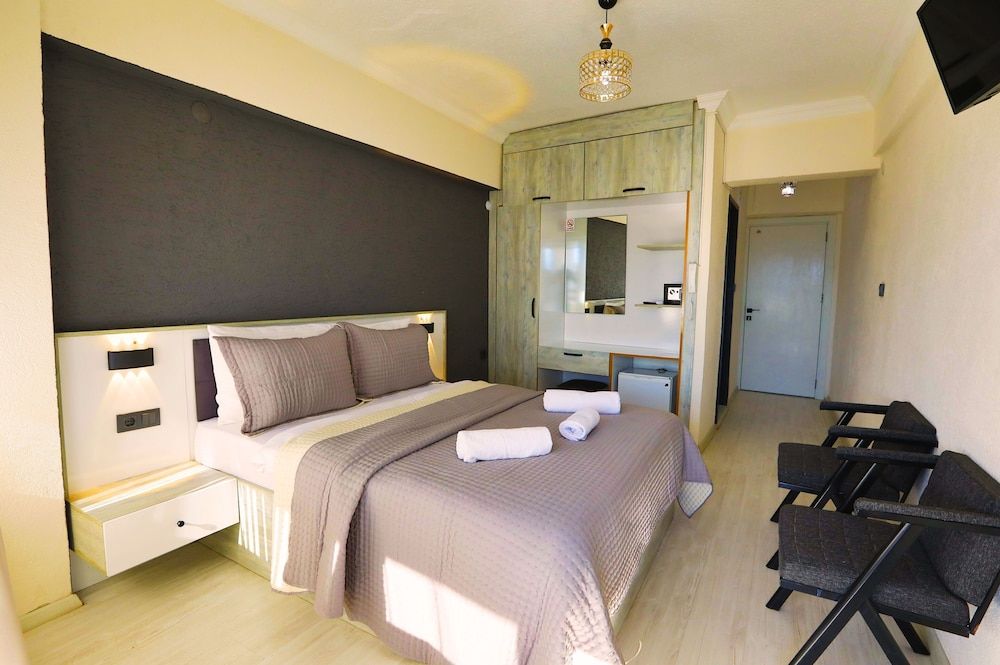 Ephesus Nobel Otel Standard Double Room, Balcony, City View 2