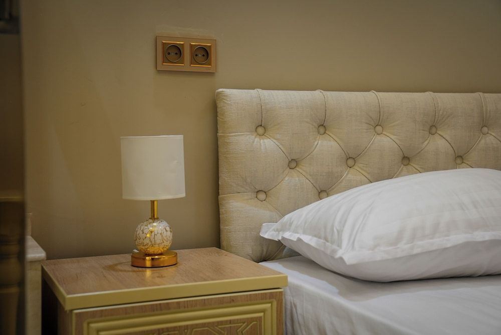 Learmara Guest House Comfort Double Room, Courtyard View 2