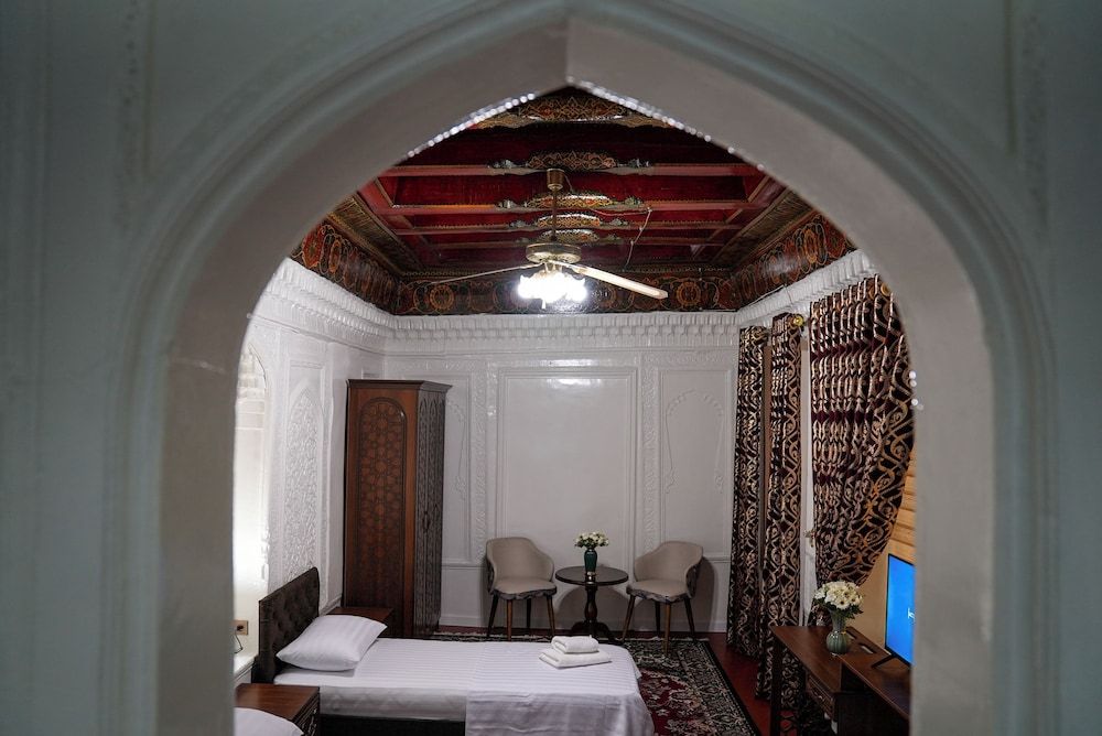 Learmara Guest House Classic Triple Room 13