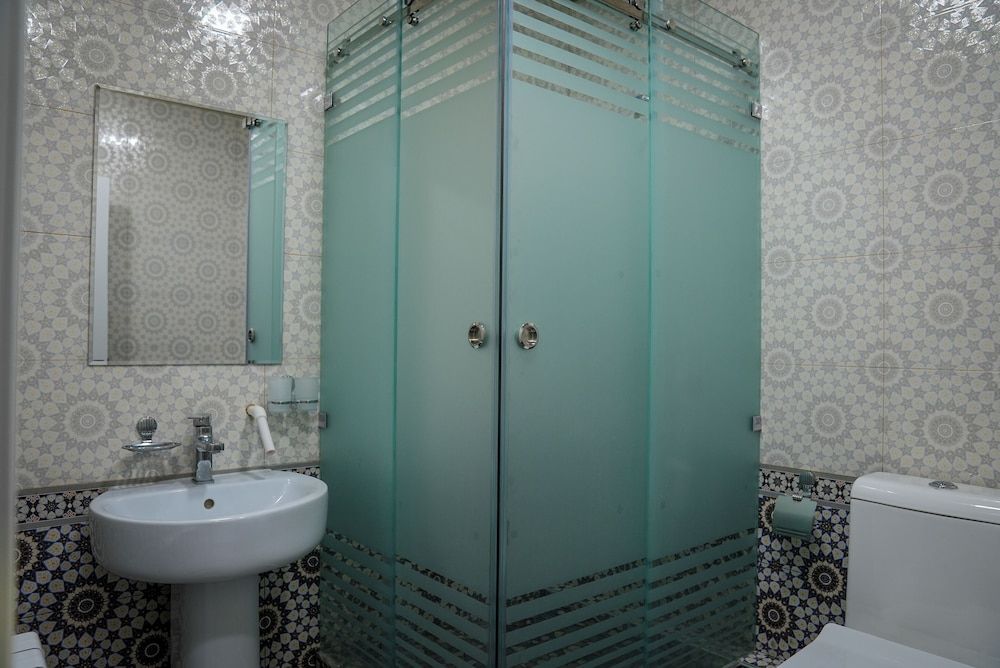 Learmara Guest House Classic Triple Room 8