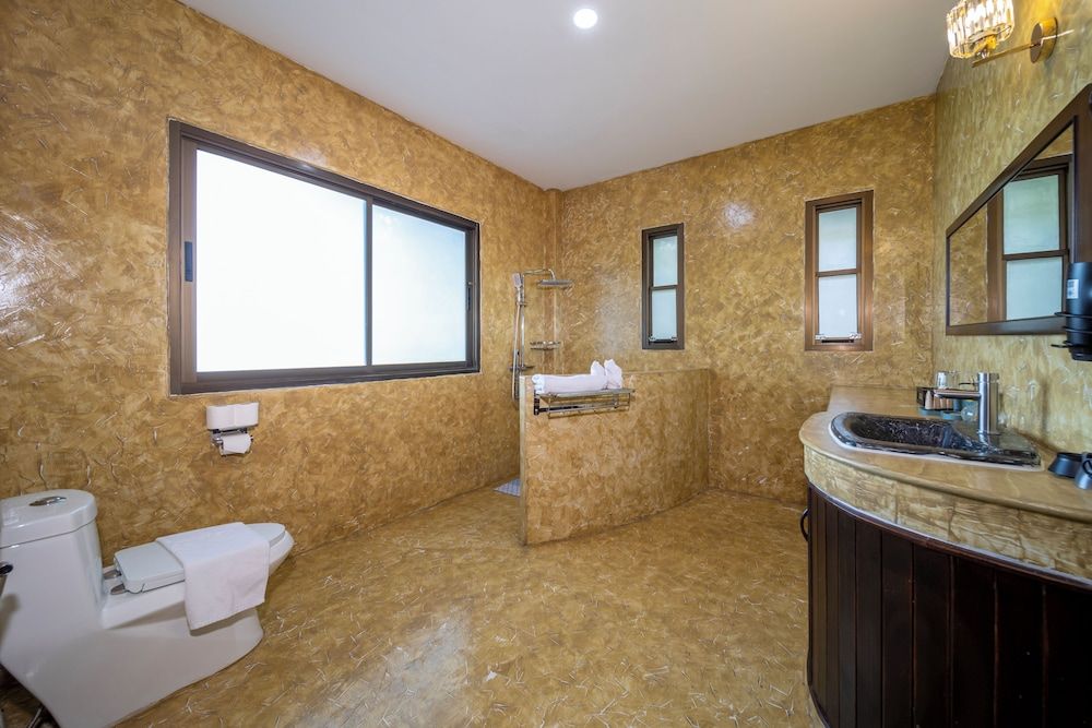 Chaweng Bay View Resort by Smith & Appy Luxury Apartment, Multiple Beds, Sea View 9