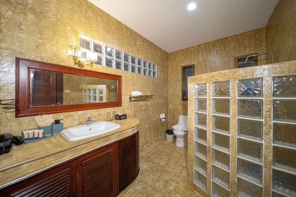 Chaweng Bay View Resort by Smith & Appy Deluxe Double Room, 1 King Bed, Sea View 4