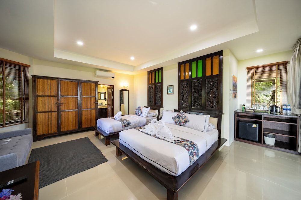 Chaweng Bay View Resort by Smith & Appy Luxury Apartment, Multiple Beds, Sea View 4