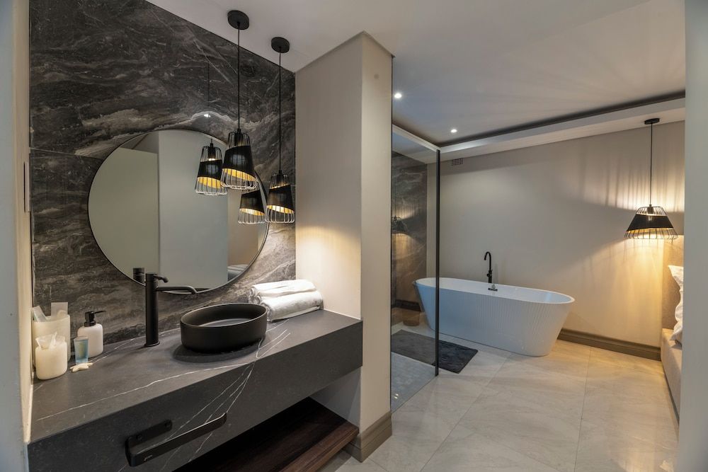 The Manor House Deluxe Studio Suite, 1 King Bed, Kitchenette, Pool View 11