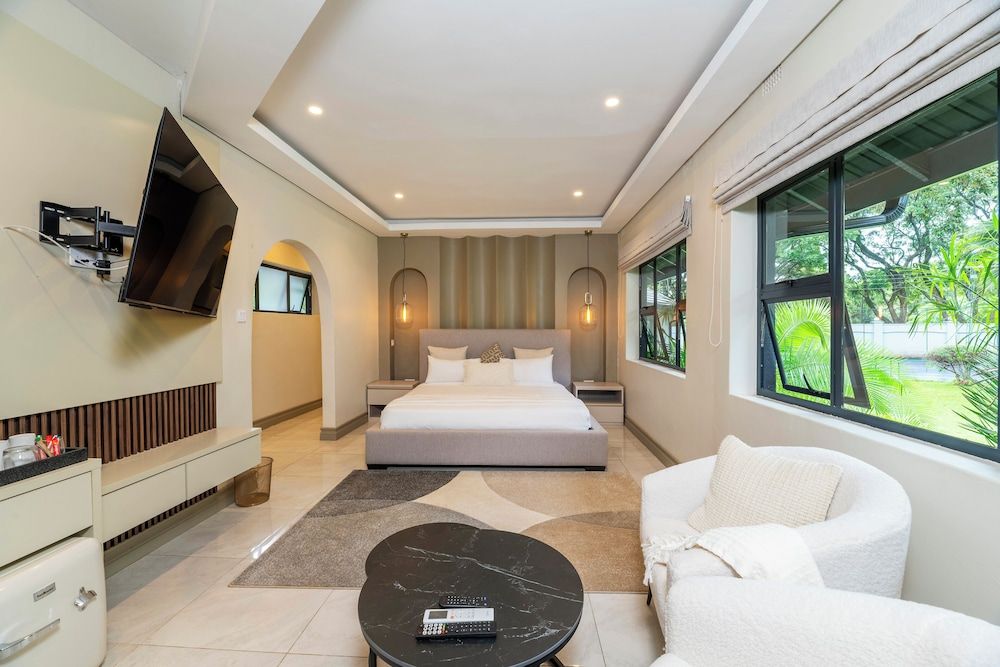 The Manor House Deluxe Double Room, 1 King Bed, Private Bathroom, Garden View