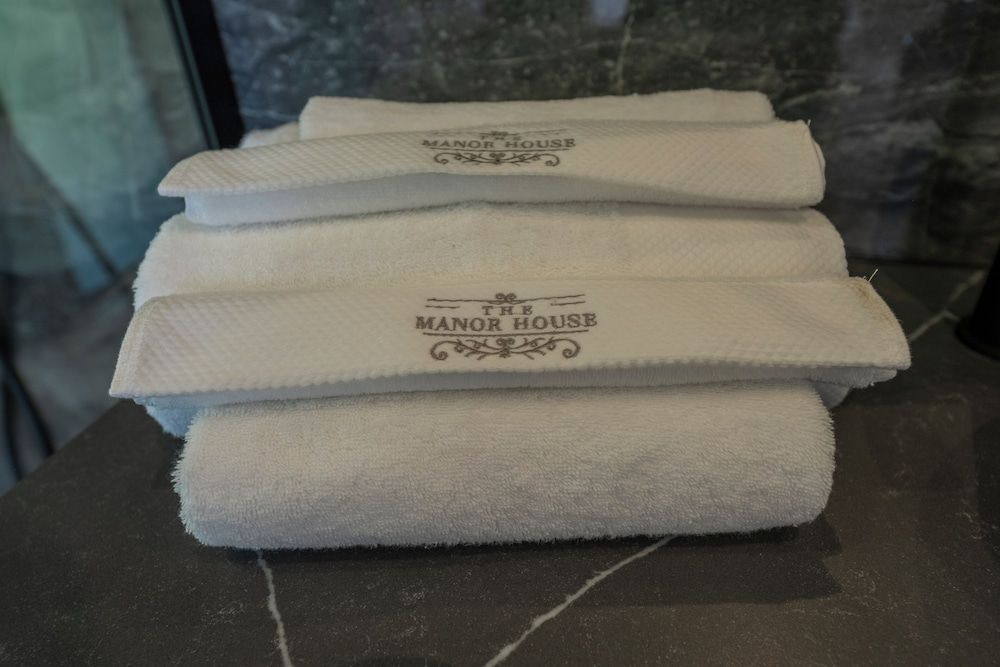 The Manor House Deluxe Studio Suite, 1 King Bed, Kitchenette, Pool View 17