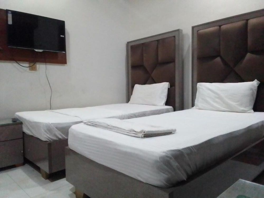 Dove Inn Family Residency Design Double Room 14