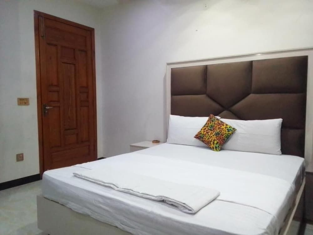 Dove Inn Family Residency Design Double Room 12