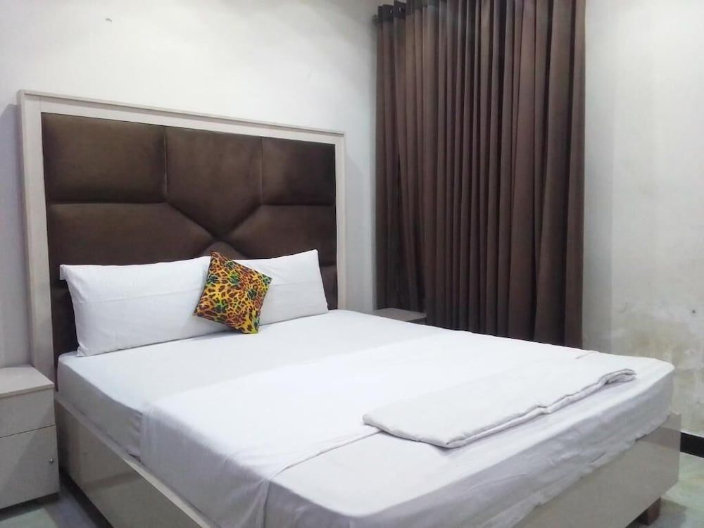 Dove Inn Family Residency Design Double Room 8