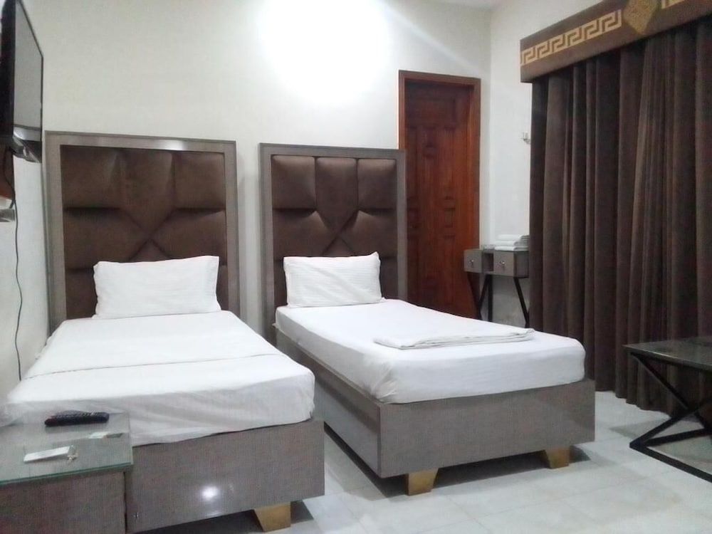 Dove Inn Family Residency Design Double Room 16