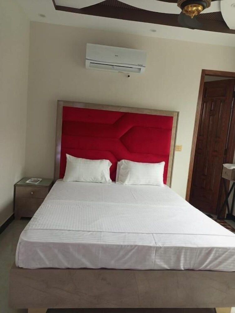 Dove Inn Family Residency Design Double Room 11