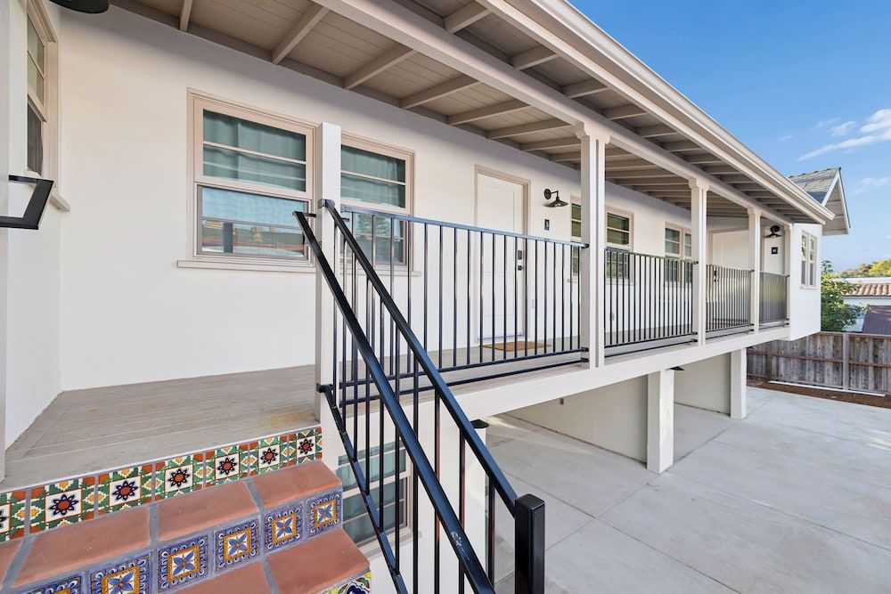 Handrails in stairways
