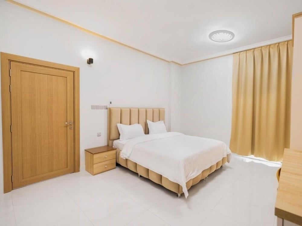 Mr Hamoud  Al Ruzaiqi Family Apartment, City View 2