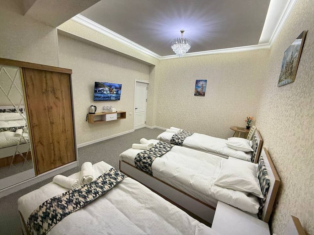 Hotel Bekh Triple Room 11