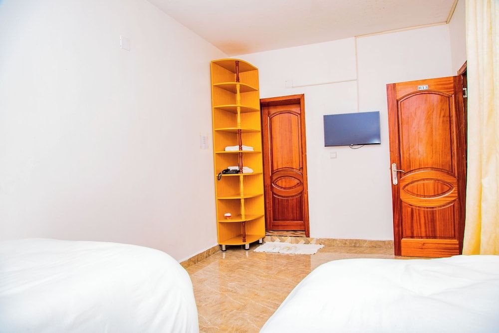 The Keza Hotel and Apartments Twin Room 5
