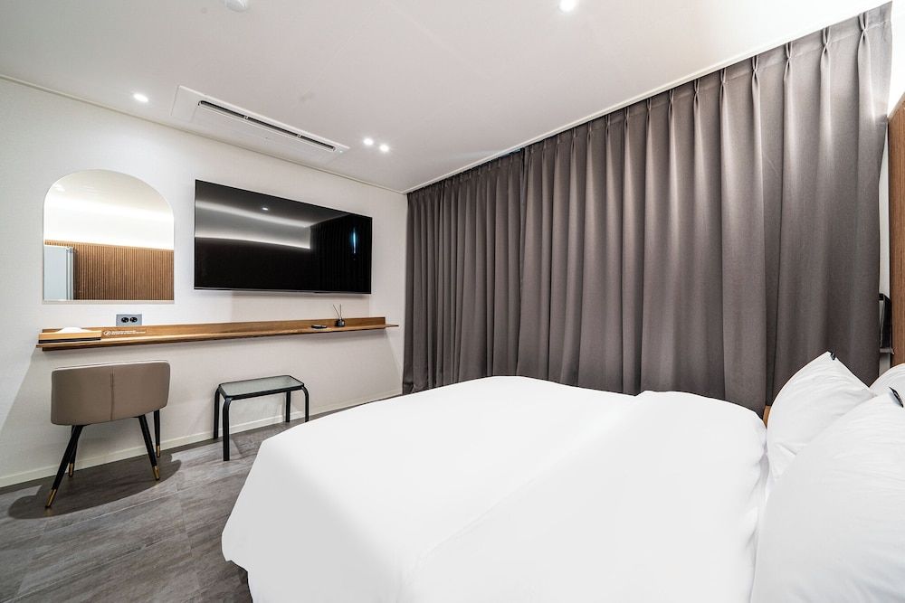 Brown Dot Hot Spring Yu-Seong Premium Deluxe 3