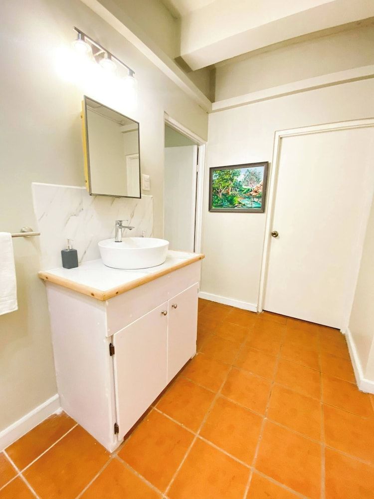 Stylish 1-bed Opposite Queens Park Savannah Apartment, 1 Bedroom, Smoking 11