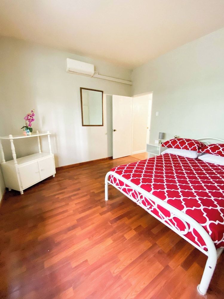 Stylish 1-bed Opposite Queens Park Savannah Apartment, 1 Bedroom, Smoking 4