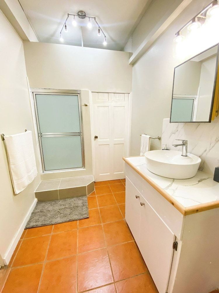 Stylish 1-bed Opposite Queens Park Savannah Apartment, 1 Bedroom, Smoking 10