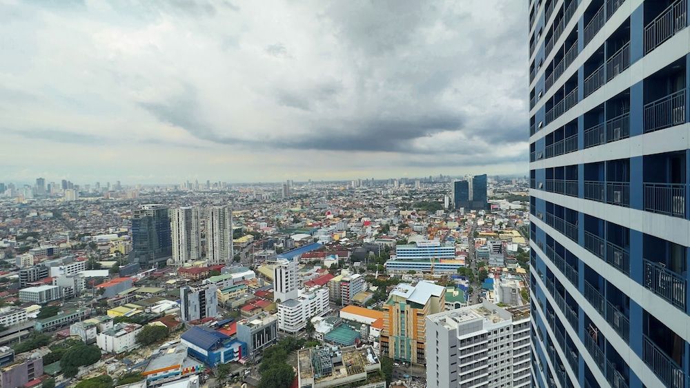 GemstoneBR II in SMDC Air Residences City Condo, 1 Queen Bed with Sofa bed, Balcony 3