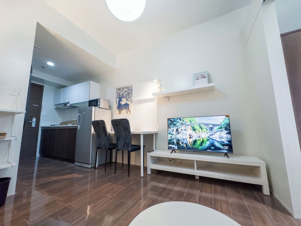 GemstoneBR II in SMDC Air Residences City Condo, 1 Queen Bed with Sofa bed, Balcony 10