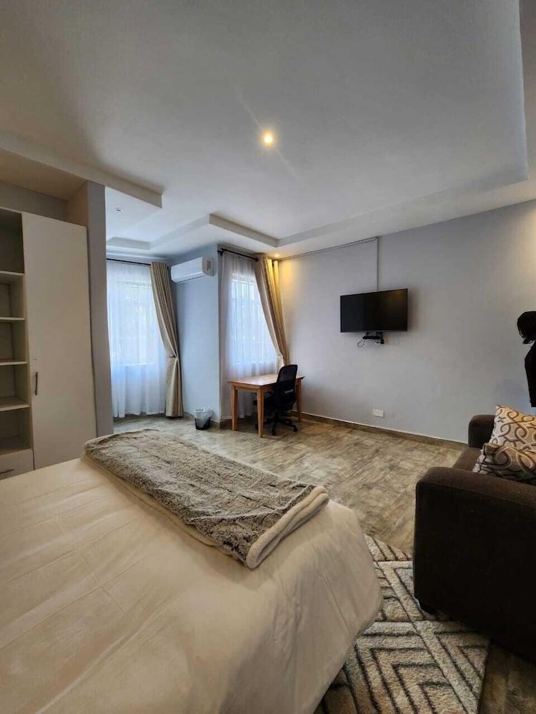 Olivoak Villa Executive Suite, 1 Bedroom, Garden View 3