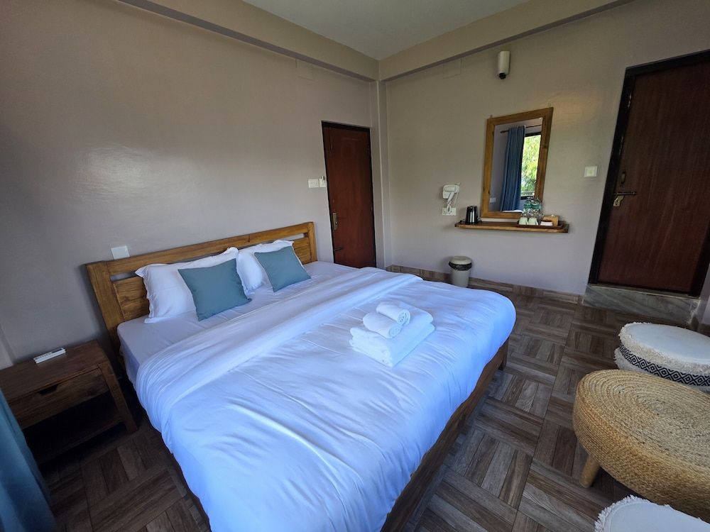 Hotel Anaya Deluxe Suite, Hill View 3