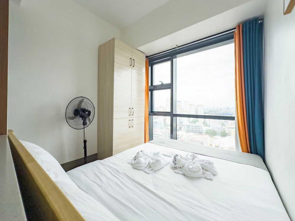 GemstoneBR in SMDC Fame Residences Family Condo, 2 Bedrooms, Pool View 7