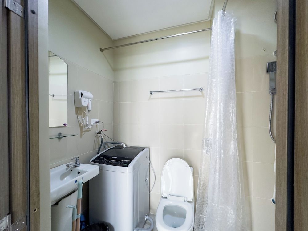 GemstoneBR in SMDC Fame Residences Family Condo, 2 Bedrooms, Pool View 9