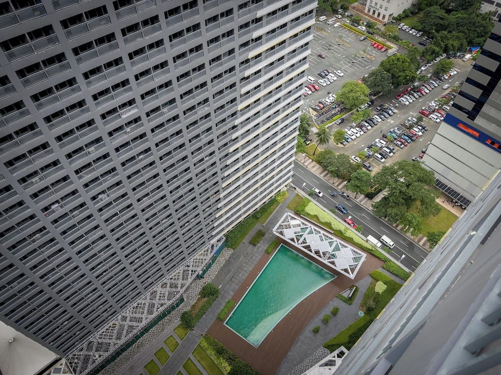 GemstoneBR in SMDC Fame Residences Romantic Condo, 1 Queen Bed with Sofa bed, Private Bathroom 6