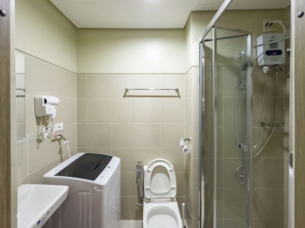 GemstoneBR in SMDC Fame Residences Standard Apartment, 1 Queen Bed, Balcony 4