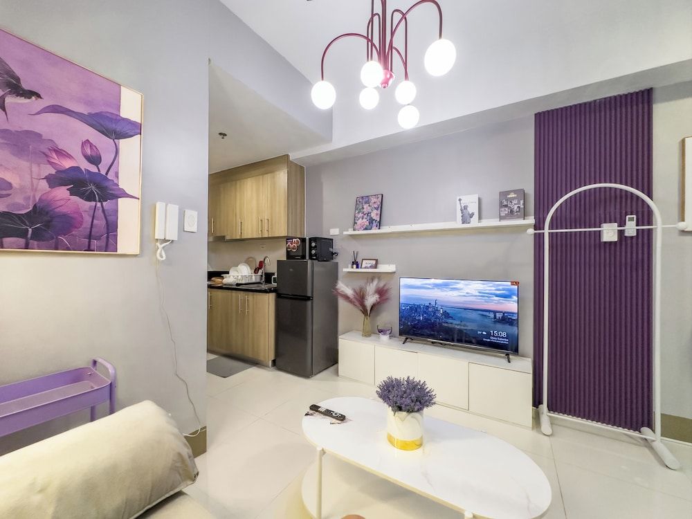 GemstoneBR in SMDC Fame Residences Romantic Condo, 1 Queen Bed with Sofa bed, Private Bathroom 11