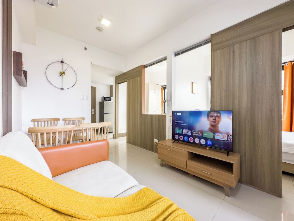 GemstoneBR in SMDC Fame Residences Family Condo, 2 Bedrooms, Pool View 3