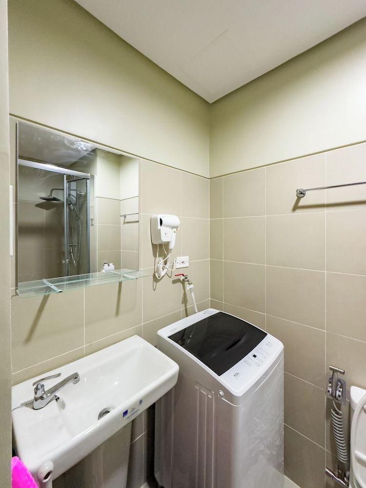 GemstoneBR in SMDC Fame Residences Standard Apartment, 1 Queen Bed, Balcony 5