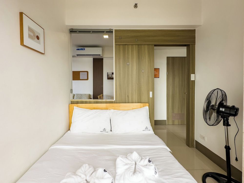 GemstoneBR in SMDC Fame Residences Family Condo, 2 Bedrooms, Pool View 2