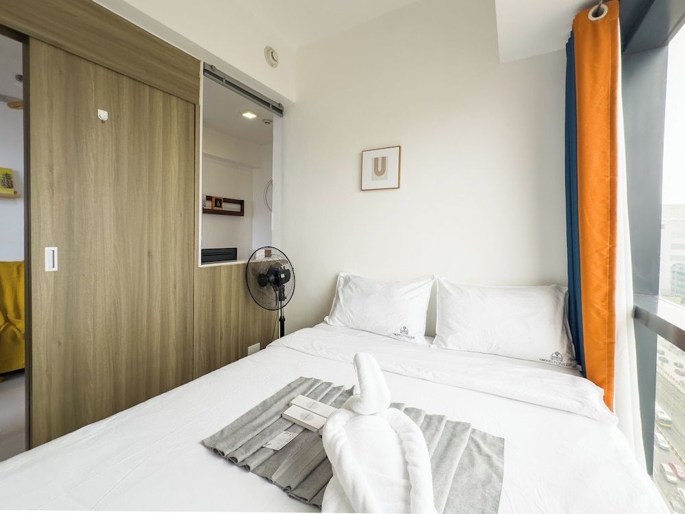 GemstoneBR in SMDC Fame Residences Family Condo, 2 Bedrooms, Pool View 5