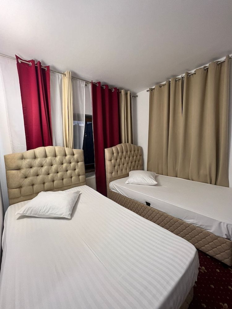 Hotel EvoZava Central Twin Room, City View