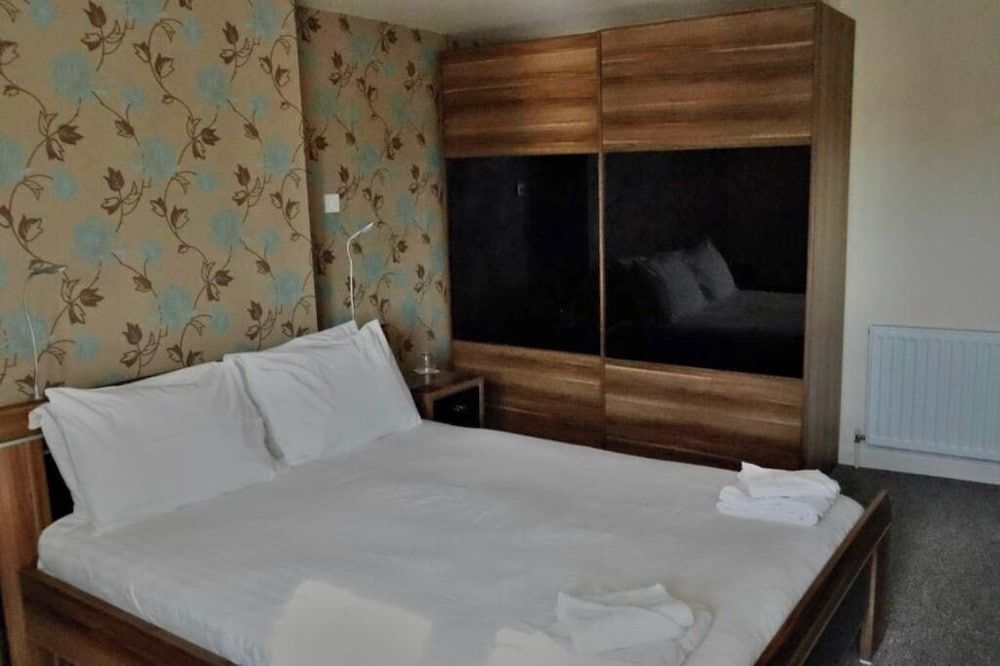 The Five Bells Inn Standard Double Room 3