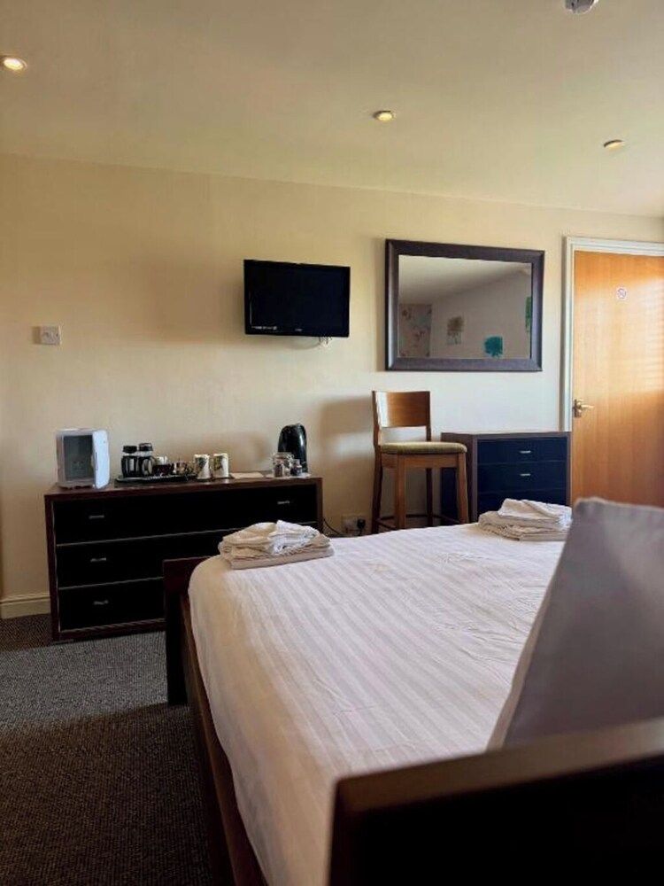 The Five Bells Inn Standard Double Room 2